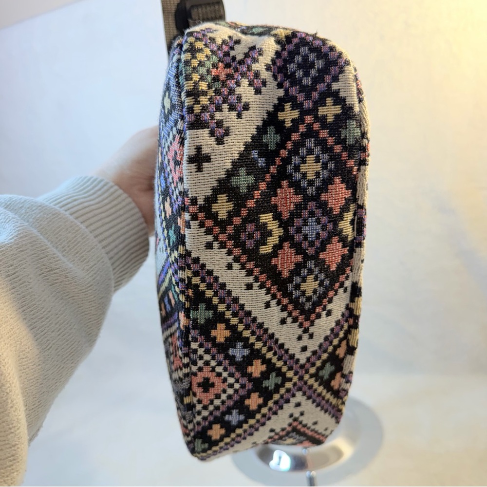 Geometric Patterned Casual Handbag Adjustable Str… - image 8